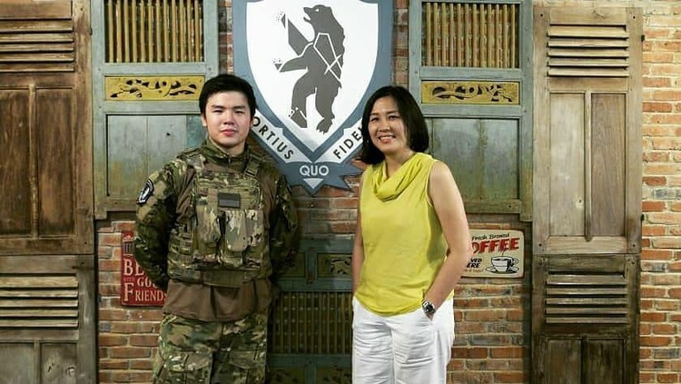Veronica Tan dan anak-anaknya.