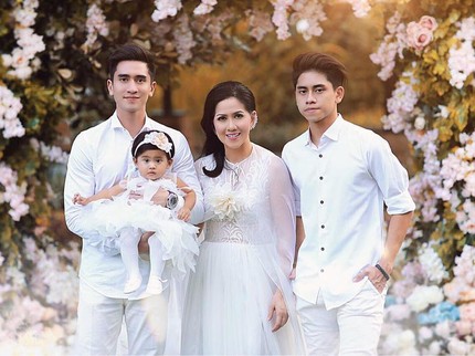 7 Potret Manis Keluarga Venna Melinda, Sayang Anak Angkat Tanpa Membedakan