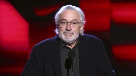 Robert De Niro Jadi Produser Sekuel Midnight Run