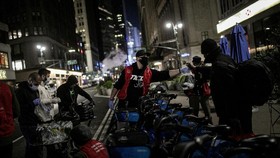 FOTO: Tebar Kebaikan Kala Ramadan di Jalanan Brooklyn