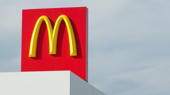 Penjualan McDonald's meleset dari target imbas aksi boikot di berbagai negara terkait agresi Israel ke Gaza. Sahamnya pun anjlok.