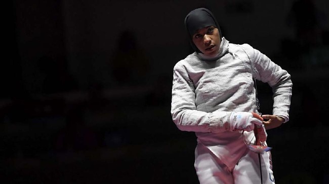 Atlet wanita muslim berhijab memiliki perjuangan luar biasa dalam berburu prestasi di pentas olahraga internasional.
