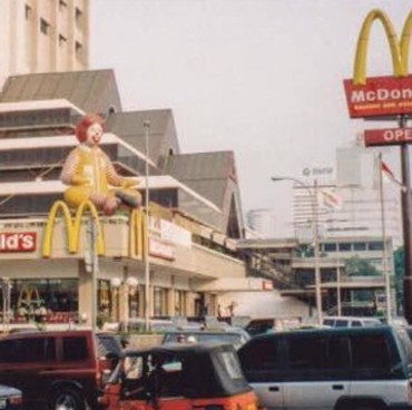 Foto Lawas Muhammad Ali Kunjungi McDonald's Sarinah Viral Lagi