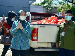 PKK Sulsel Donasi 500 Sembako untuk Wahdah Islamiyah