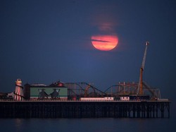 Siap-siap Lihat Bulan Purnama Stroberi Malam Ini