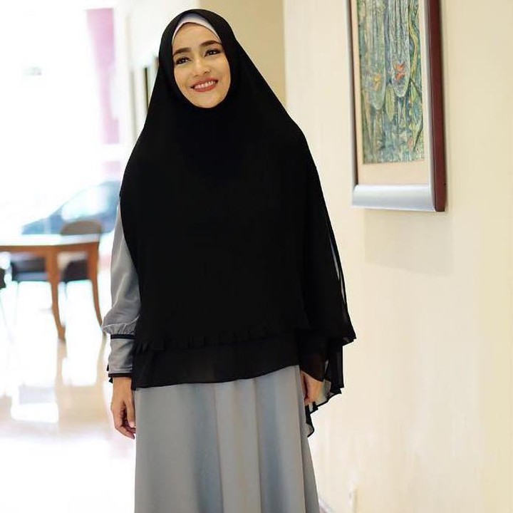 <p>Cindy Fatika Sari menjadi salah satu selebriti yang selalu tampil stylish dengan hijab syar’i. (Foto: Instagram/cindyfatikasari18)</p>