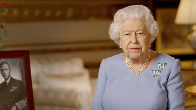 Ratu Elizabeth II tahun ini merayakan Natal di Kastil Windsor karena kenaikan jumlah kasus covid-19 di Inggris.