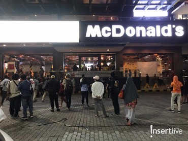 Trending Tagar McCovid, Sindir Massa yang Nonton Penutupan McDonald's Sarinah