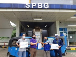 PGN Bagikan Sembako ke Dapur Umum hingga Sopir Bajaj dan Angkot