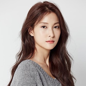 Kepergok Pesta di Kelab Malam tanpa Masker, Gyuri Eks KARA Minta Maaf