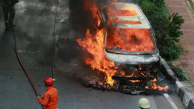 Toyota Repsons Soal Alphard Terbakar di Pondok Indah