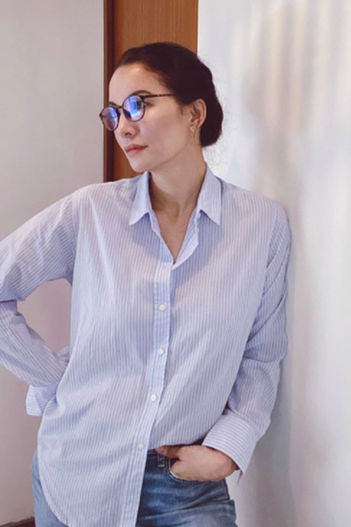 7 Foto Nadya Hutagalung, Cantik dan Bugar di Usia 45 - Foto 7