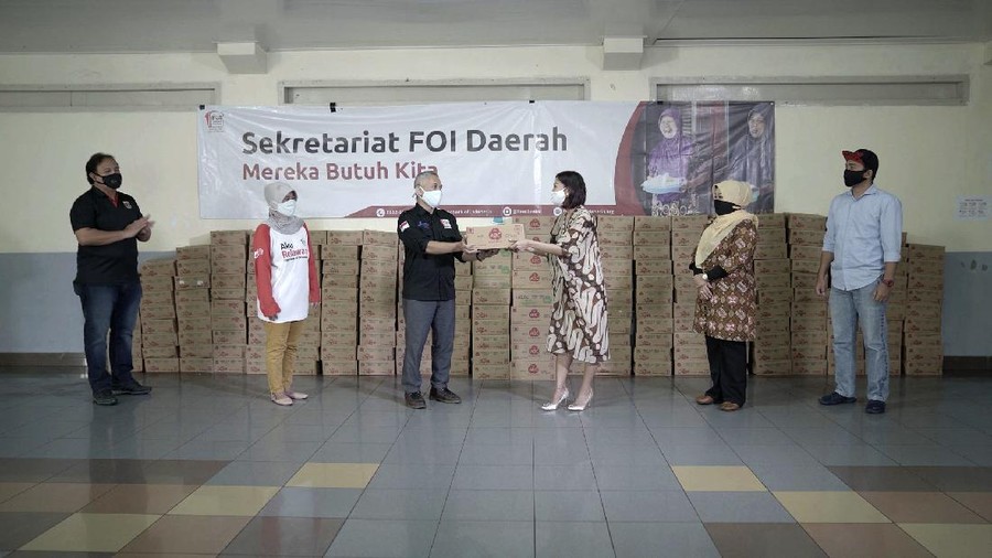 Heinz ABC berikan bantuan untuk para lansia Heinz ABC berikan bantuan untuk para lansia