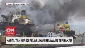 VIDEO: Kapal Tanker di Pelabuhan Belawan Terbakar Hebat