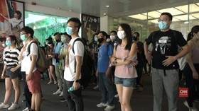 VIDEO: Polisi Kejar Massa Demo Hari Ibu di Hong Kong