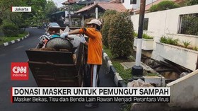 VIDEO: Donasi Masker untuk Pemungut Sampah