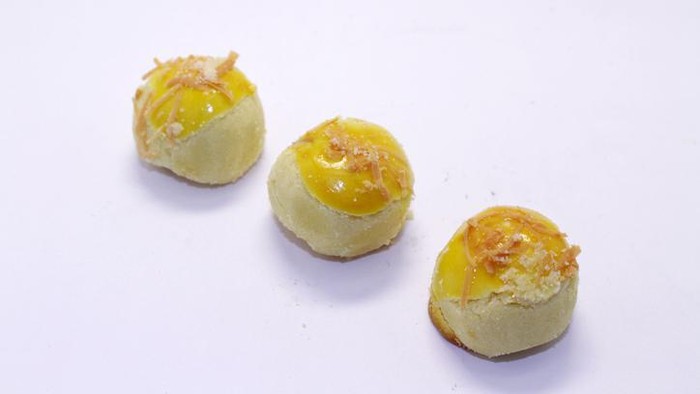 Nastar, a typical Indonesian or Southeast Asian Pineapple tart cake. Probably influenced by Dutch cuisine.