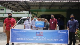 BRI Bagi Sembako ke 250 Panti Asuhan Senilai Rp 20 Juta