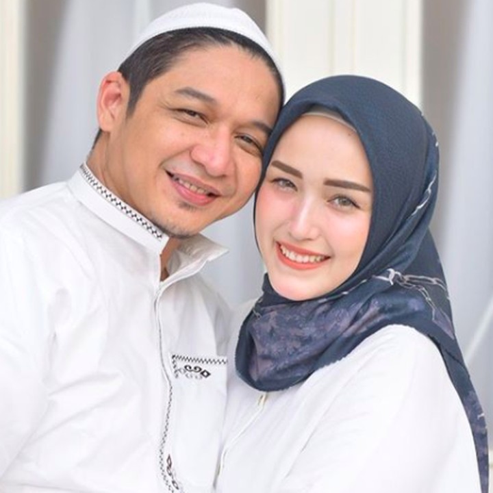 Sejak Pasha terpilih sebagai Wakil Wali Kota Palu, Adelia tetap tinggal di Bogor bersama anak-anak. Meski begitu, mereka masih sering bertemu dan saling mengunjungi. (Foto: Instagram @adeliapasha)