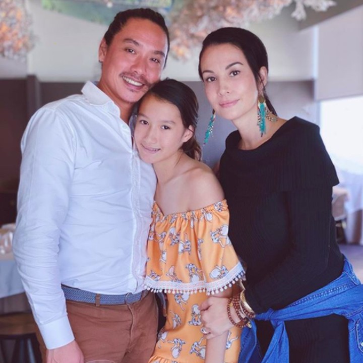 <p>Pada 16 Desember 2006, Nadya menikah dengan Desmond Koh di Ubud, Bali. Keduanya dikaruniai anak perempuan yang diberi nama Nyla dan kini sudah berusia 12 tahun. (Foto: Instagram @nadyahutagalung)</p>