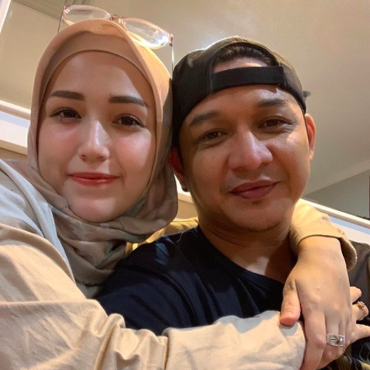 Setelah sempat menduda, Pasha 'Ungu' lalu menikahi Adelia Wilhelmina pada 2011 lalu. (Foto: Instagram @adeliapasha)