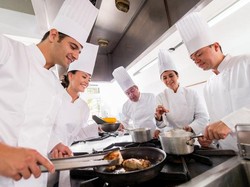 5 Celebrity Chef Indonesia Siasati Bisnis Restoran Saat Pandemi COVID-19