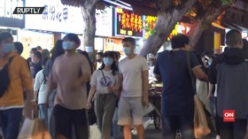 VIDEO: Pasar Malam di Wuhan Mulai Didatangi Warga
