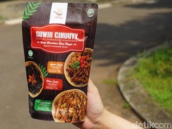 Dapur Cihuuyy: Mantap! Ayam dan Empal Suwir yang Pedas Gurih Buat Teman Sahur