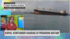 VIDEO: Kapal Kontainer Kandas di Perairan Batam