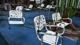 FOTO: Odong-odong Kosong di Pasar Malam Kanal Banjir Timur