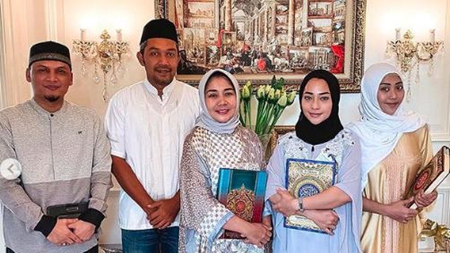 nikita willy khatam alquran