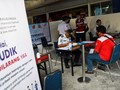 Harap-harap Cemas Penumpang Kereta Saat Tiba di Jakarta