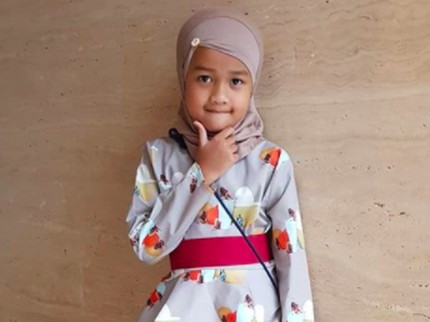 7 Foto Anak Bungsu Inneke Koesherawati, Imut & Pandai Menghafal Alquran