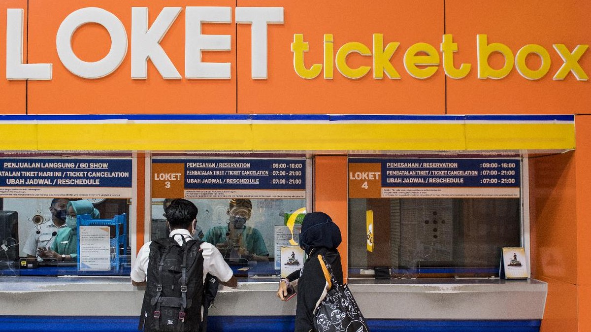 FOTO: Kereta Luar Biasa Beroperasi di Masa Darurat Corona