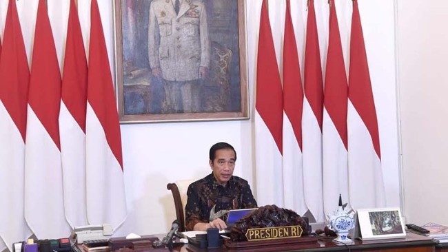 Jokowi meneken Peraturan Presiden Nomor 82/2023 yang mengatur pembentukan aplikasi super atau super apps tentang layanan pemerintahan.