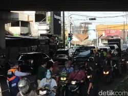 Hari Pertama PSBB Jilid 2, Kendaraan Masuk Surabaya Masih Ramai dari 4 Titik