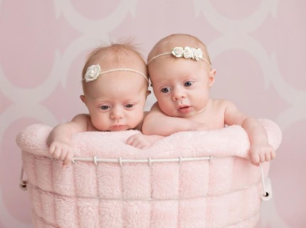 Cantik! 15 Pasang Nama Bayi Kembar Perempuan Beragam Makna