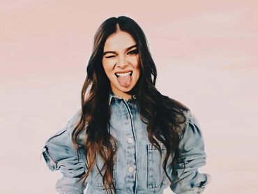 Cerita Hailee Steinfeld Berlatih dengan Ayah demi Serial 'Hawkeye'