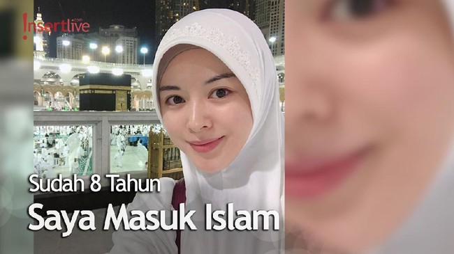 Foto Depan Kabah, Ayana Moon Banjir Pujian Hingga Ajakan Taaruf