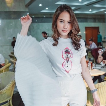 Demi Peran 'Sri Asih', Pevita Pearce Latihan Fisik 7 Jam Tiap Hari