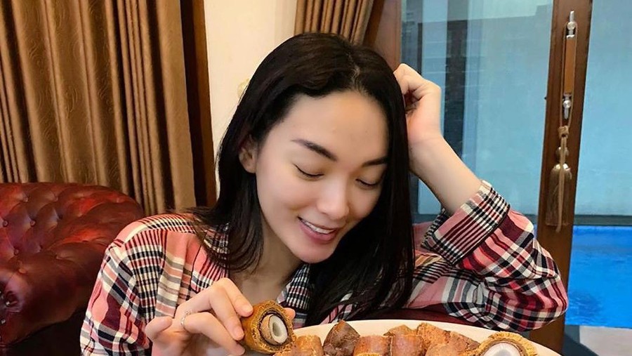 Zaskia Gotik Zaskia Gotik