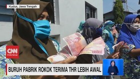 VIDEO: Buruh Pabrik Rokok Terima THR Lebih Awal