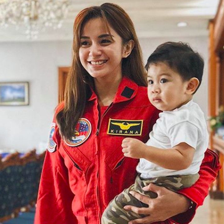 <p>Kirana Larasati hanya dua tahun menikah dengan Tama Gandjar, selama 2015 hingga 2017. Ia lalu seorang diri membesarkan putra semata wayangnya yang kini berusia empat tahun, Kyo Karura Gantama. (Foto: Instagram @kiranalarasati)</p>