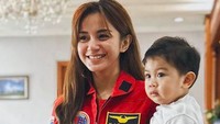 <p>Kirana Larasati hanya dua tahun menikah dengan Tama Gandjar, selama 2015 hingga 2017. Ia lalu seorang diri membesarkan putra semata wayangnya yang kini berusia empat tahun, Kyo Karura Gantama. (Foto: Instagram @kiranalarasati)</p>
