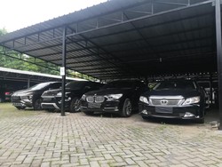 Bukan Cuma Kelas Menengah, Banyak Mobil Mewah Juga Digadaikan