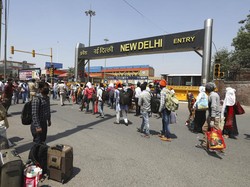 Petani India Kebingungan Jual Hasil Panen karena Lockdown