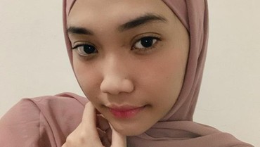 Punya Nama Baru Usai Mualaf, Cindy Caroline Bikin KTP Baru