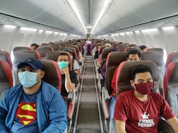 Batik Air Bawa 5 Penumpang Positif COVID, Penumpang Lain Bisa Tertular?