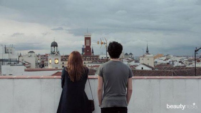 Kenali Tanda Pacar Telah Menyesal Punya Hubungan dengan Kamu!