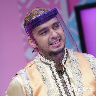 Dilanda Pandemi Corona, Ini Cara Ali Zainal Bawa Suasana Masjid ke Rumah